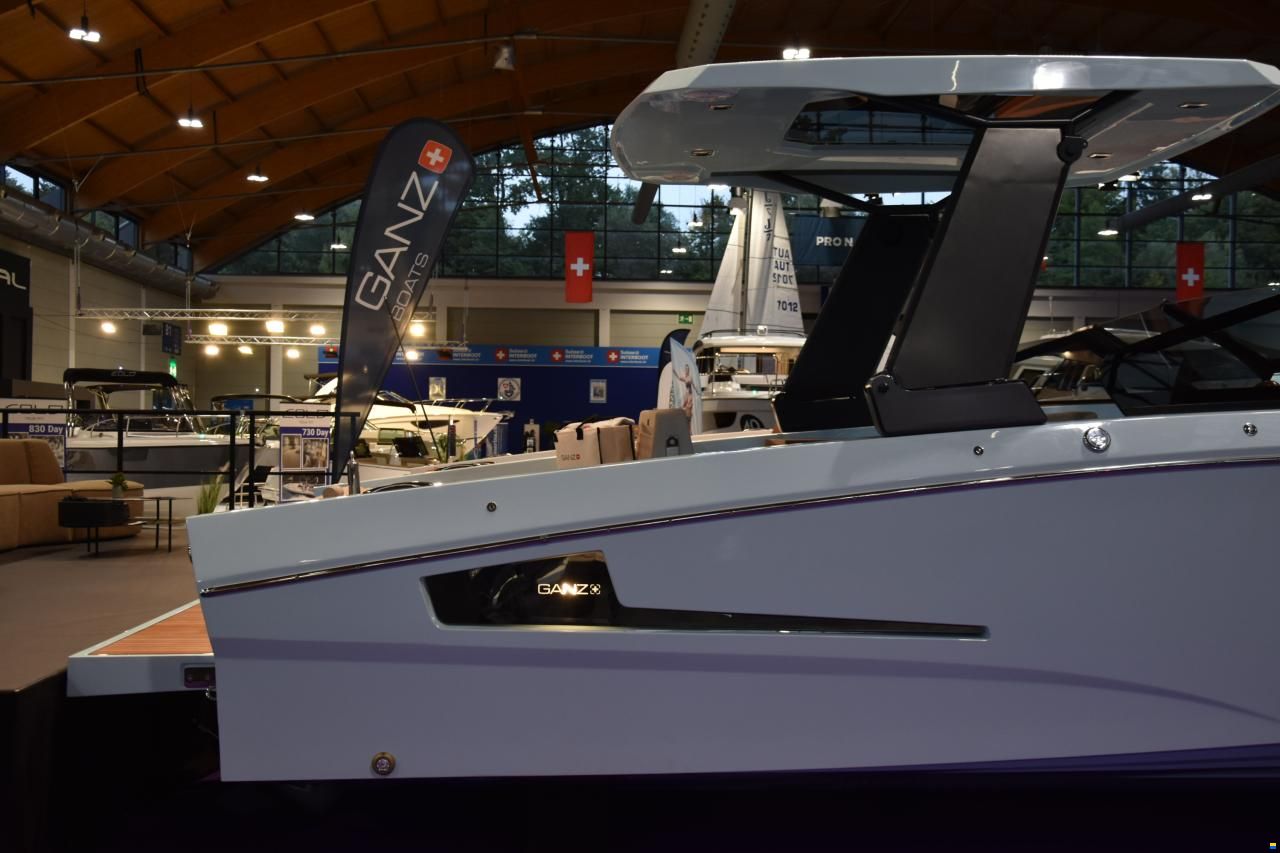 Ganz Boats Ovation 7X Cabin