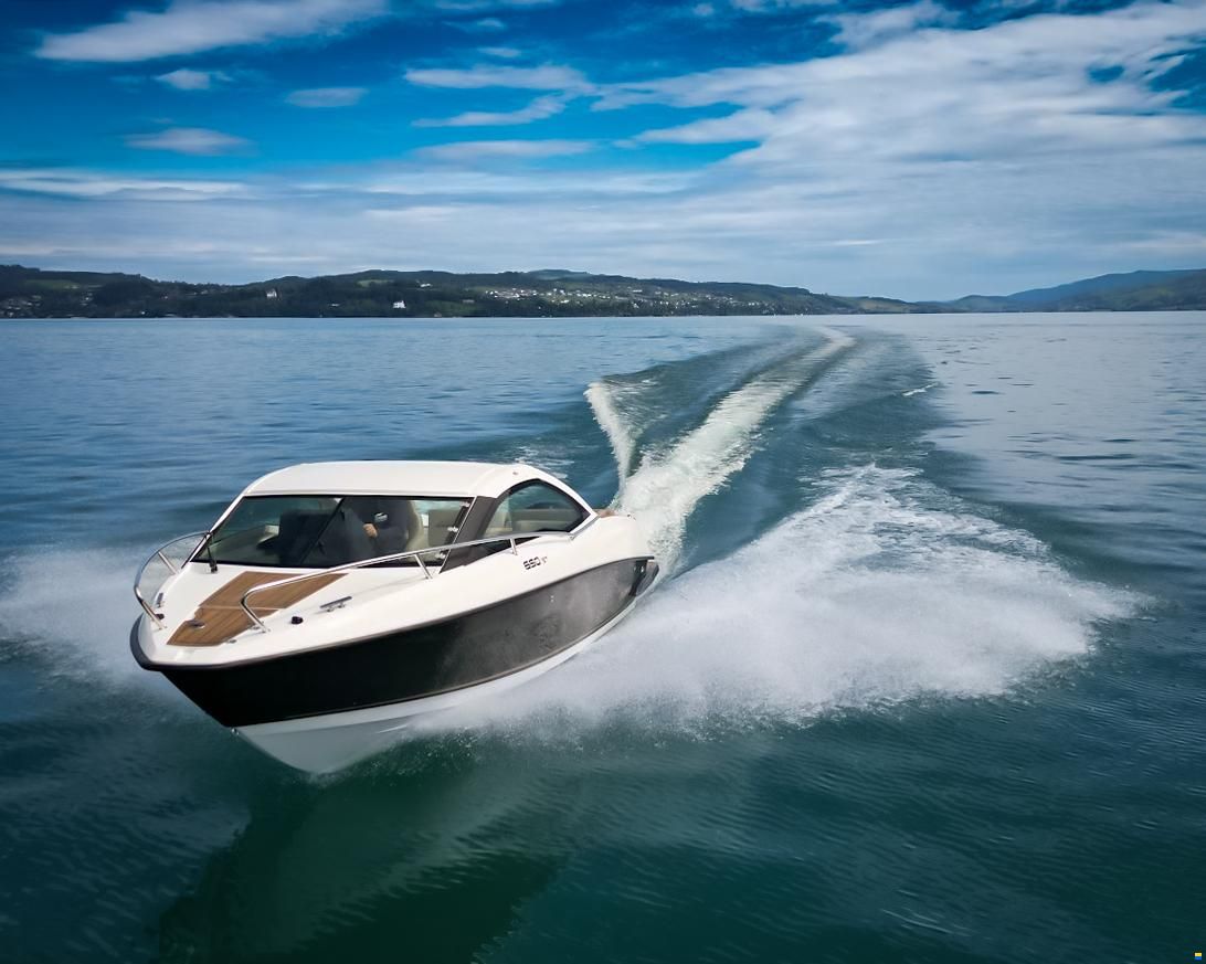 Bootsliegeplatz mit Lift – Sofort frei!