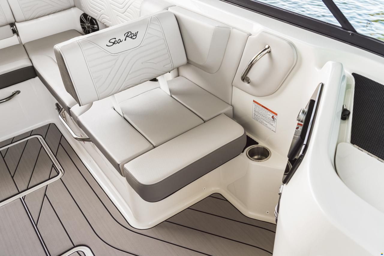 Sea Ray SDX230E SURF & Trailer