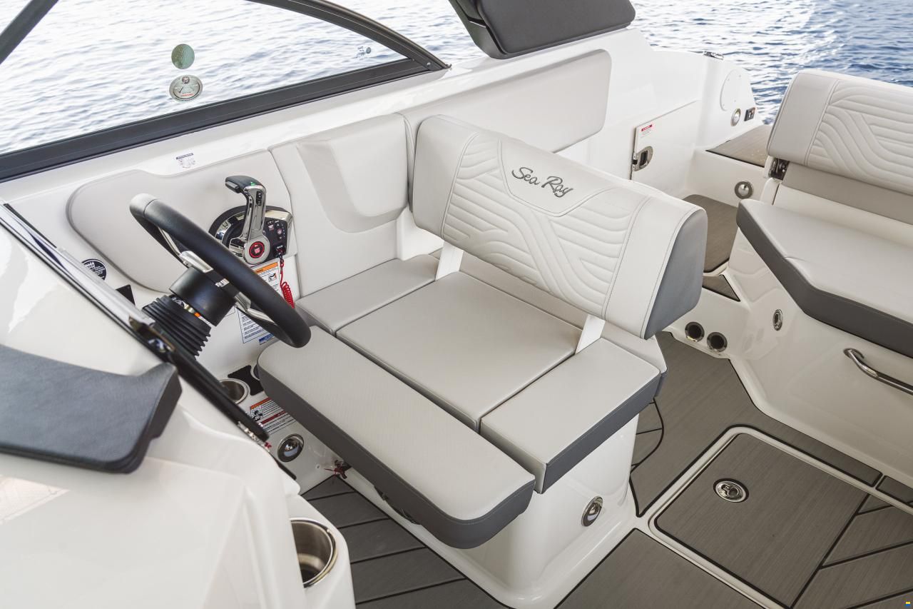 Sea Ray SDX230E SURF & Trailer