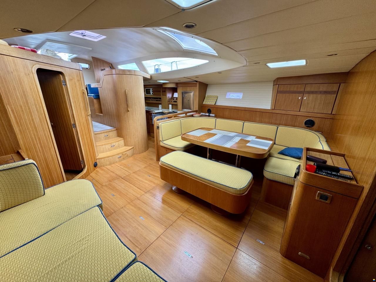Grand Soleil 70