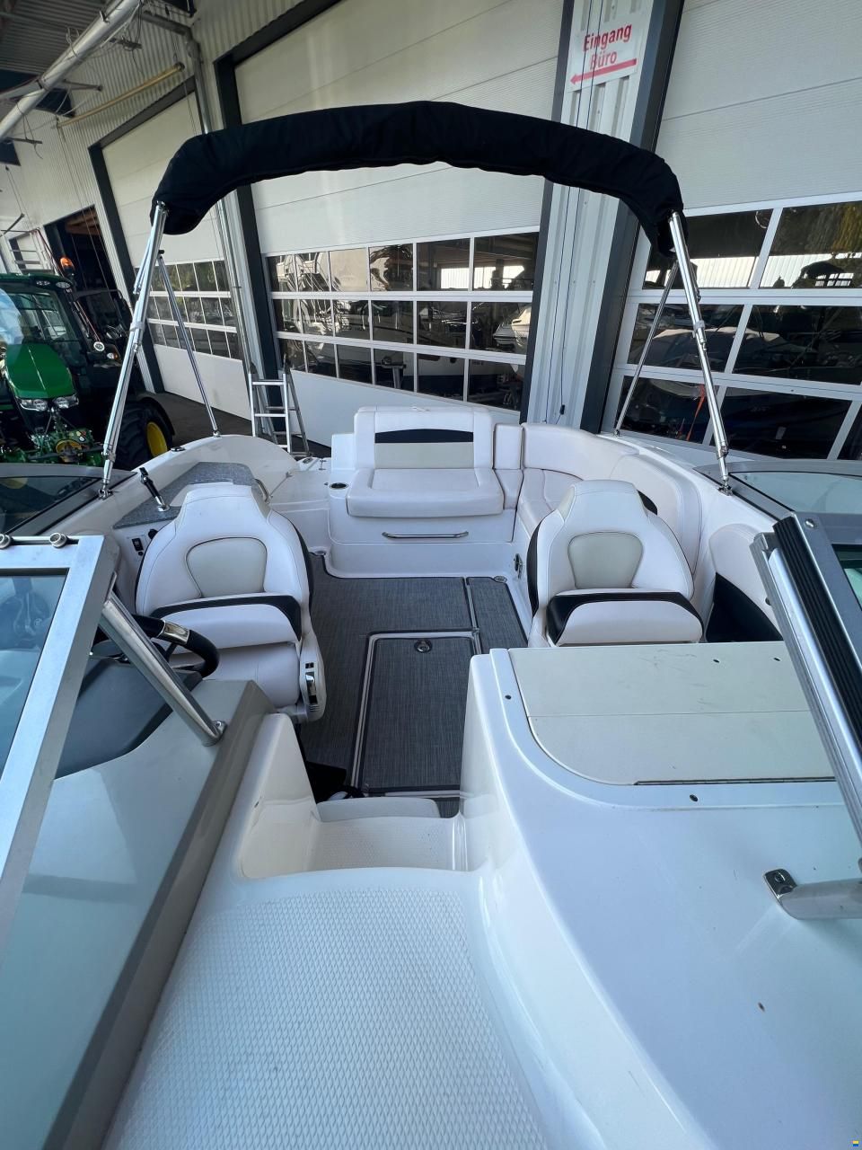 Chaparral 225SSI