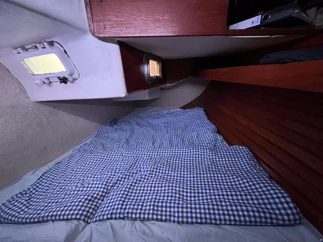 Helmsman Barracuda 35