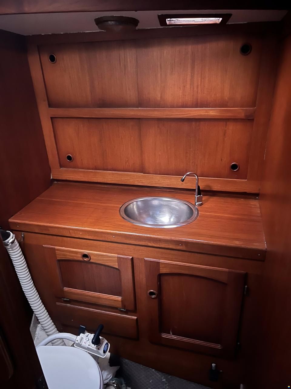 Helmsman Barracuda 35