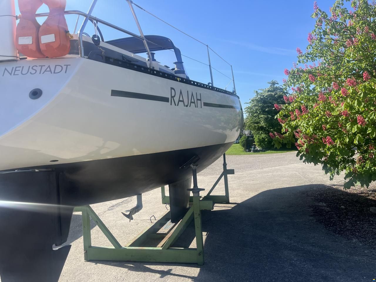 Helmsman Barracuda 35