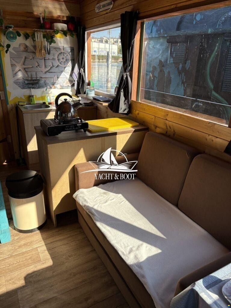 Treibgut GBR Hausboot 10.6