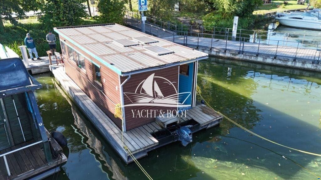 Treibgut GBR Hausboot 10.6