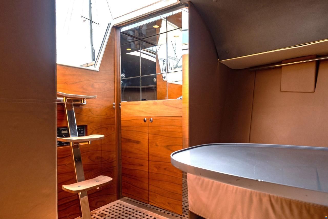 Latitude 46 TOFINOU 12