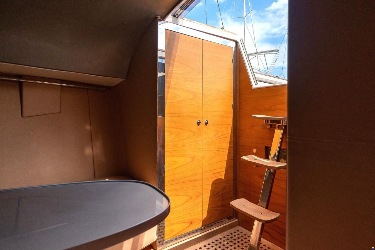 Latitude 46 TOFINOU 12