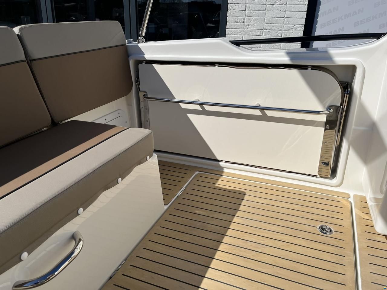 Quicksilver 755 Sundeck