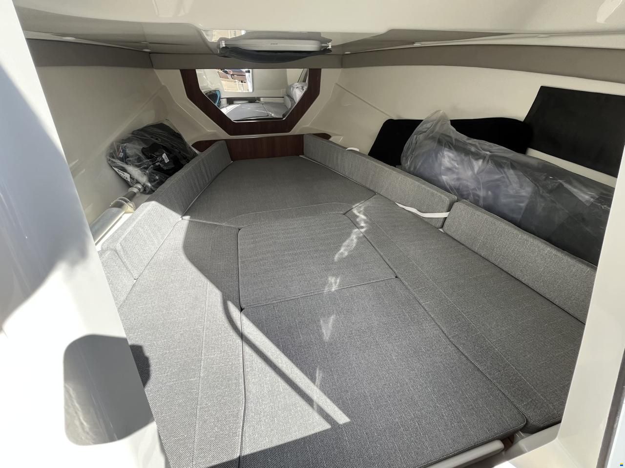 Quicksilver 755 Sundeck