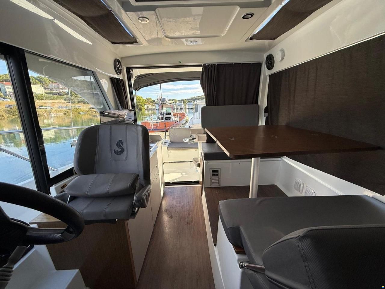Beneteau Antares 9