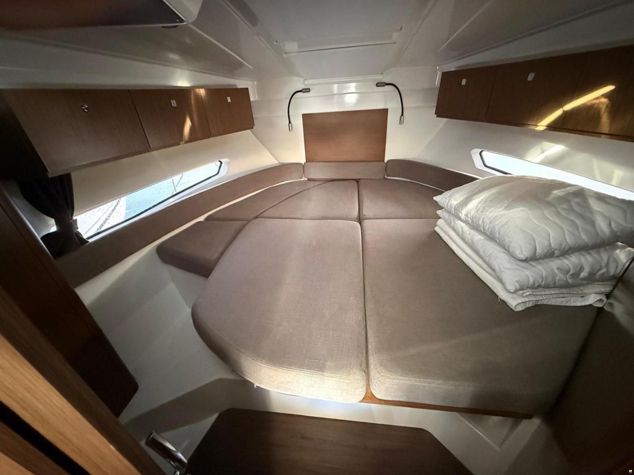 Beneteau Antares 9