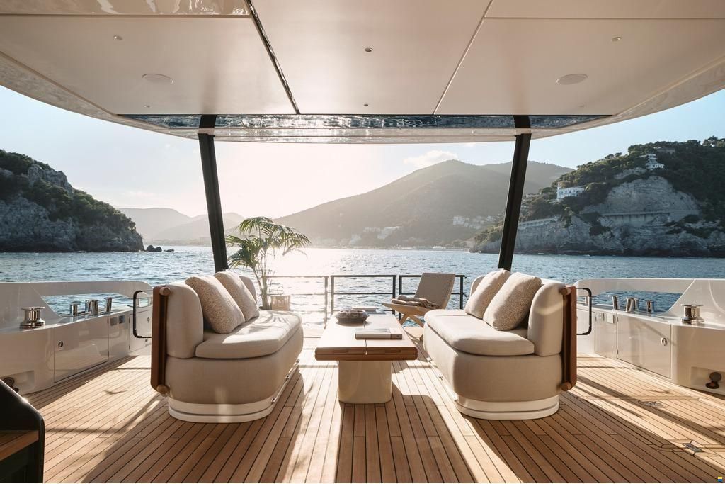Azimut Fly 82