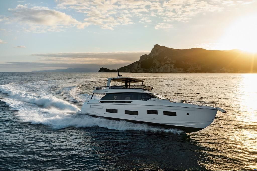 Azimut Fly 82