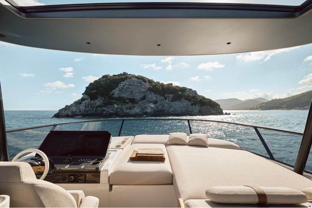 Azimut Fly 82