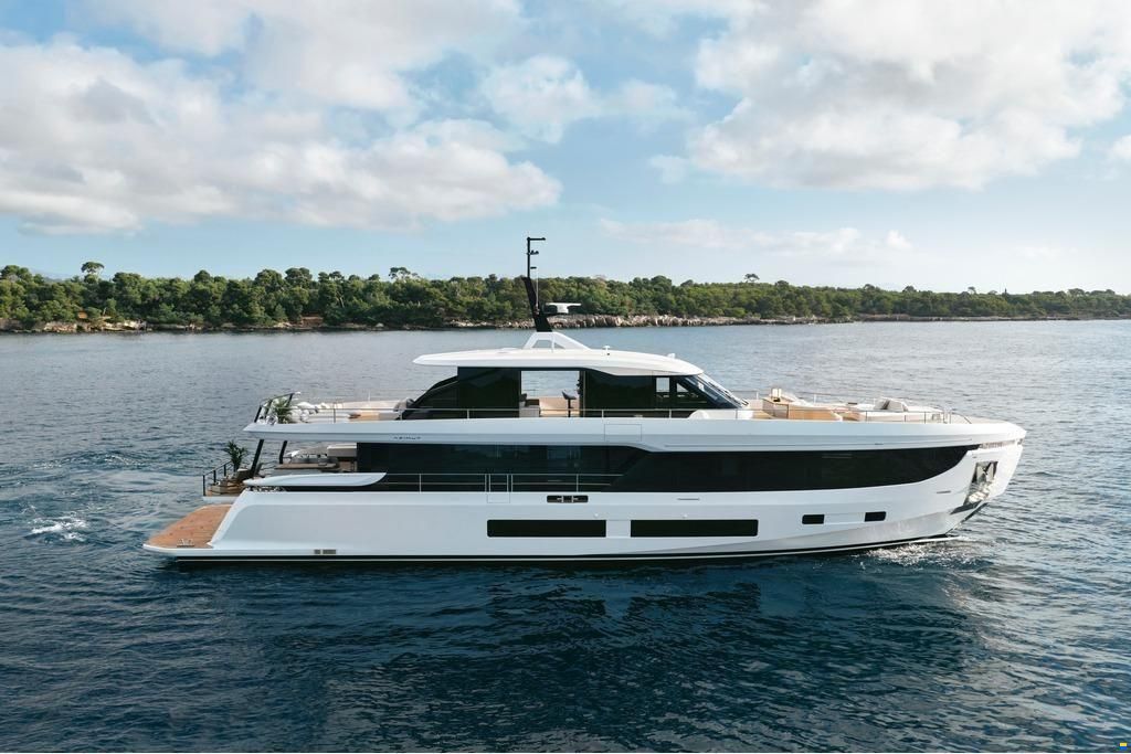 Azimut Grande 30M