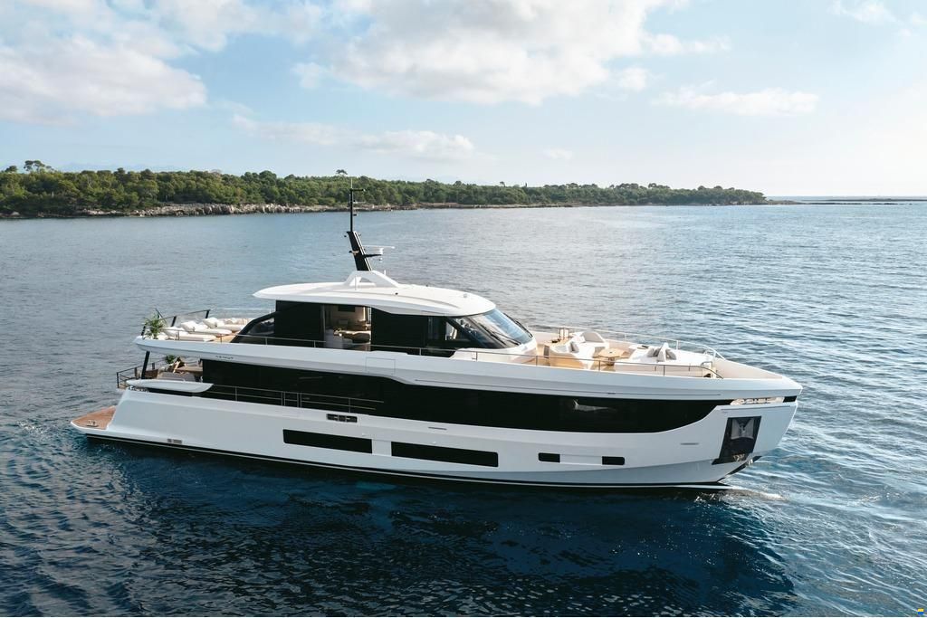 Azimut Grande 30M
