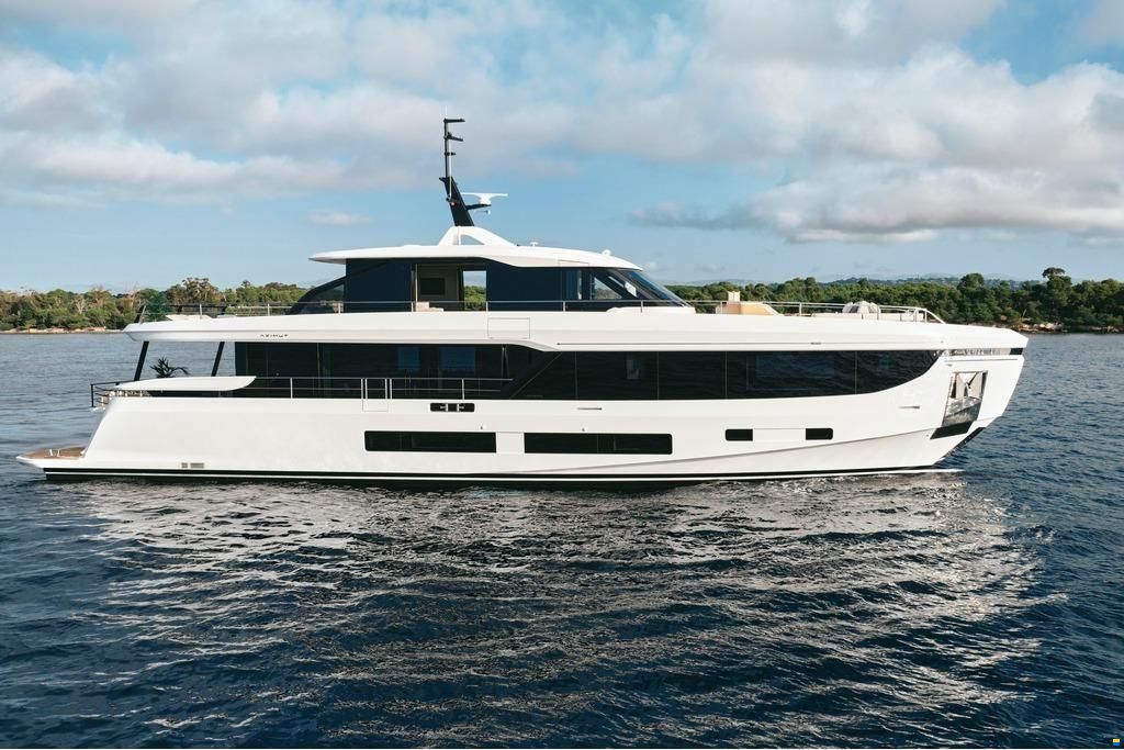 Azimut Grande 30M