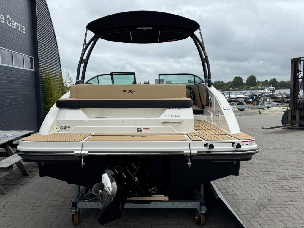 Sea Ray 210 spx