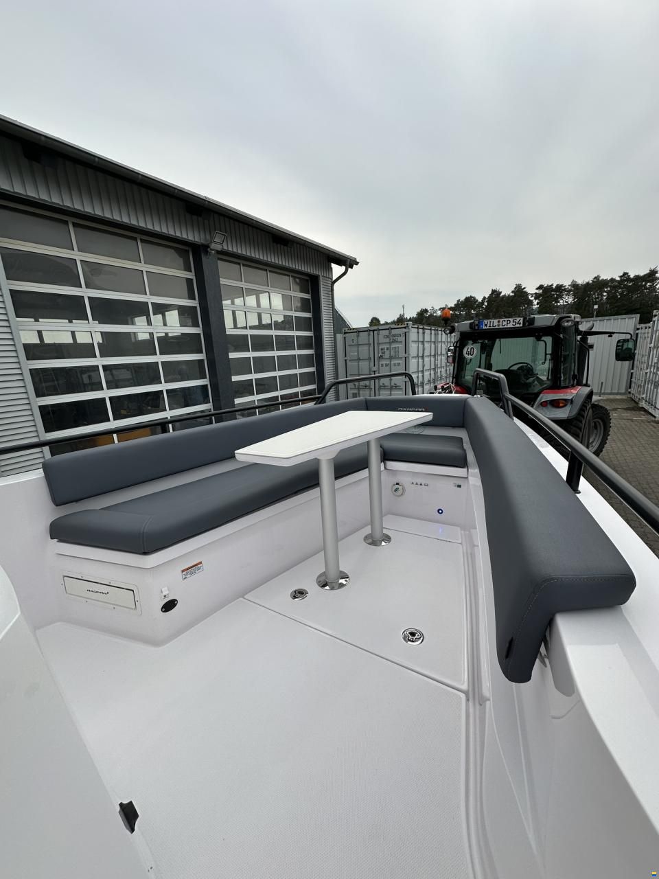 Axopar 28 Cabin