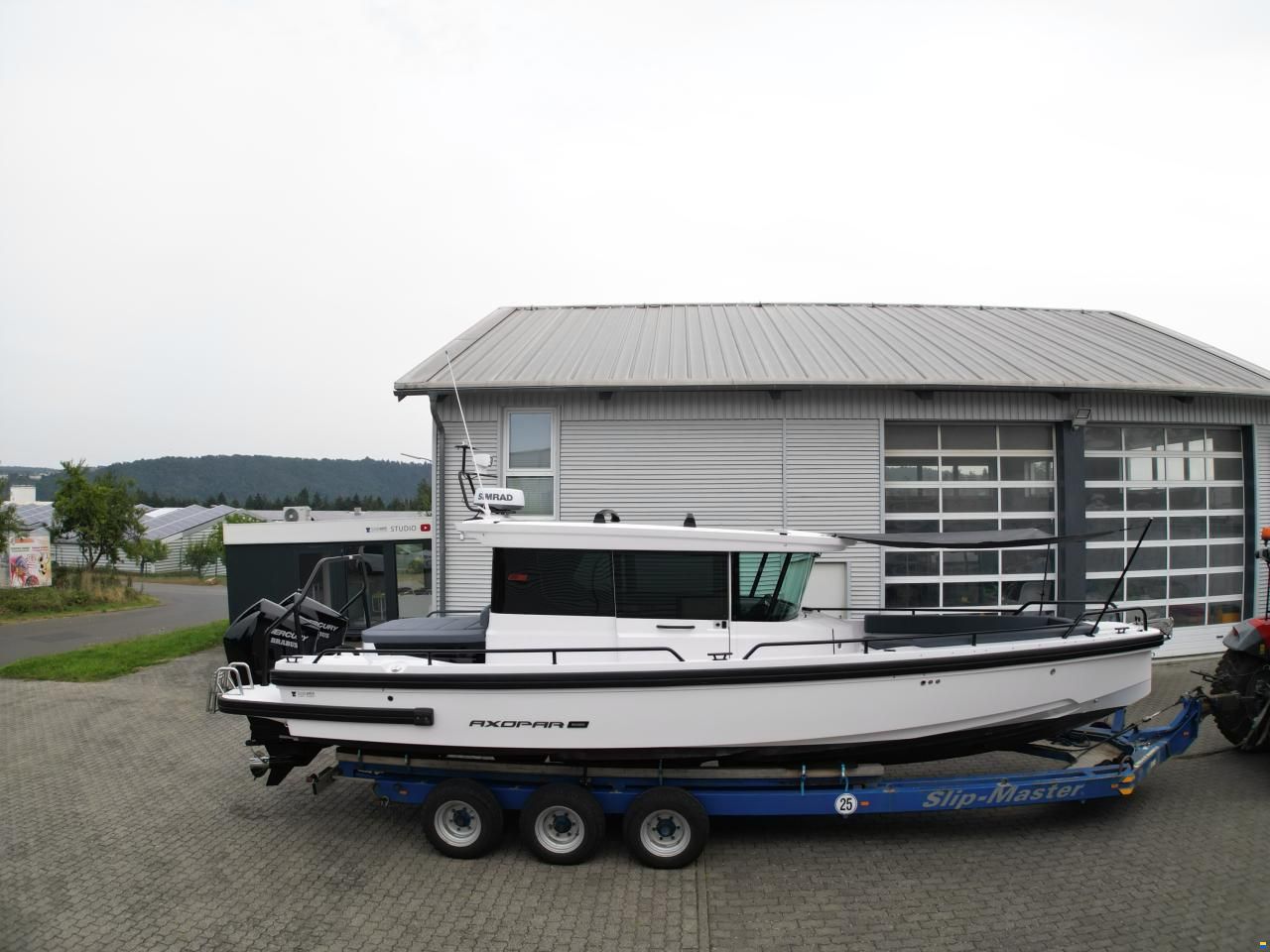 Axopar 28 Cabin