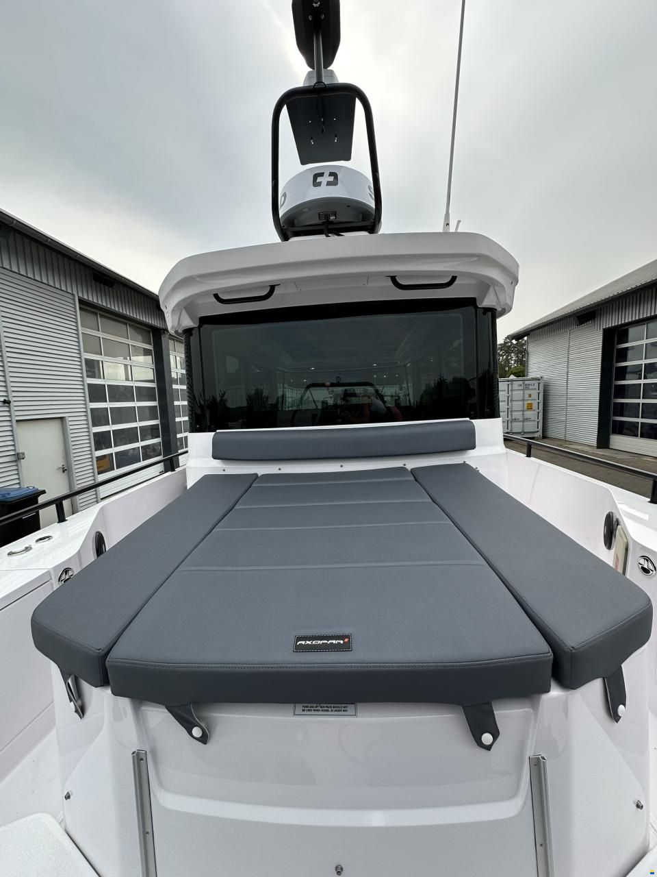 Axopar 28 Cabin