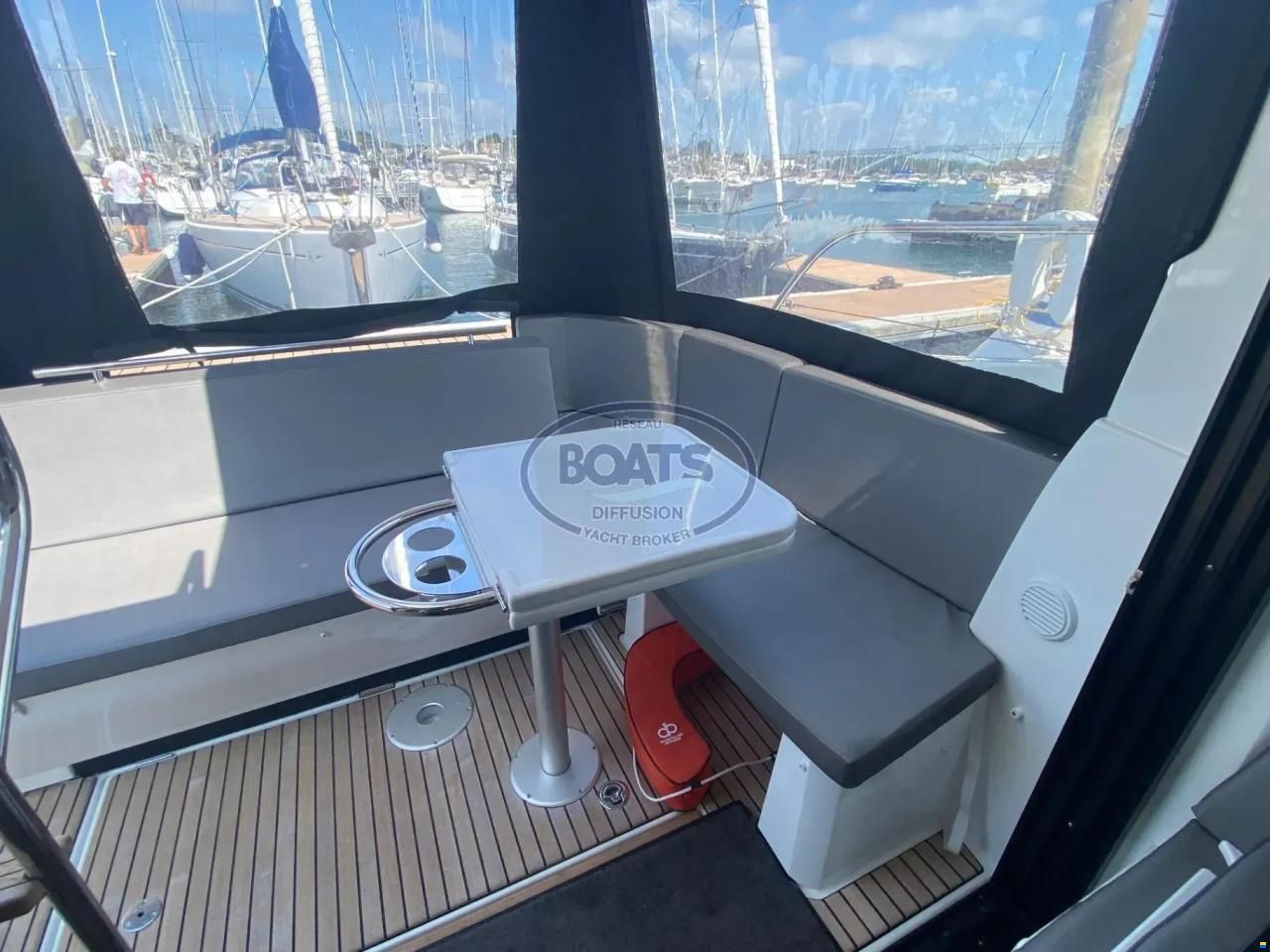 Beneteau Antares 11 Flybridge