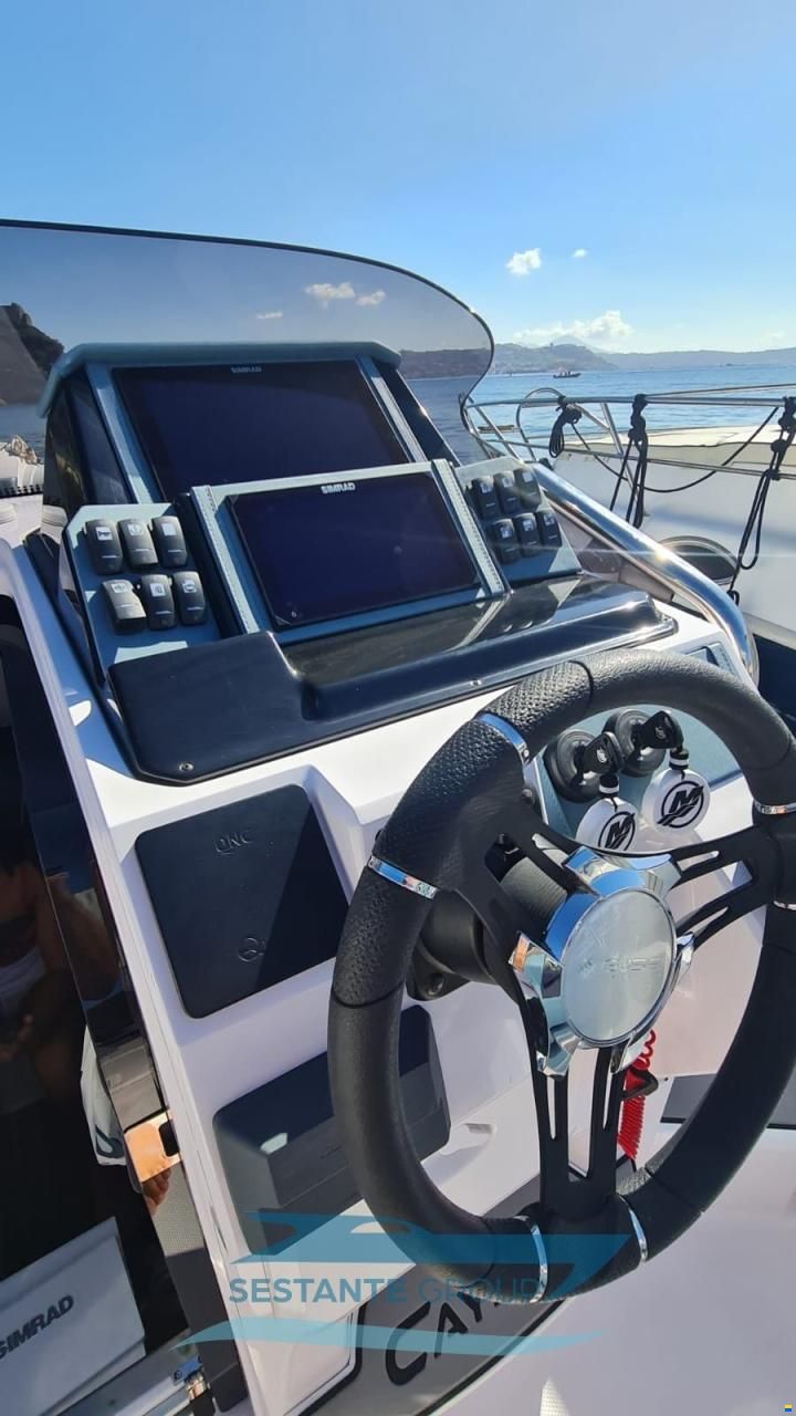 Ranieri Cayman 28 Executive