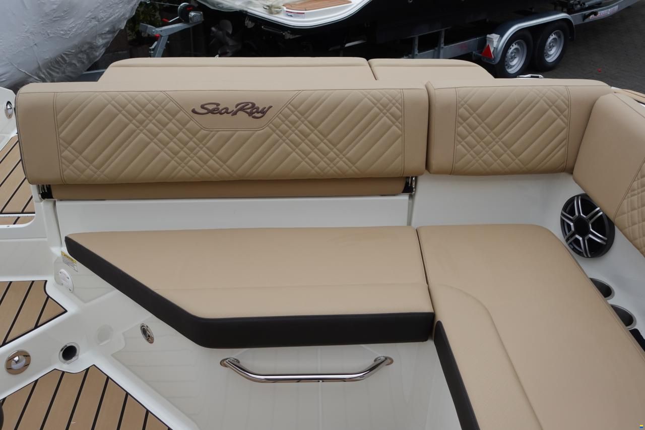 Sea Ray SDX 270 SURF EU & Trailer