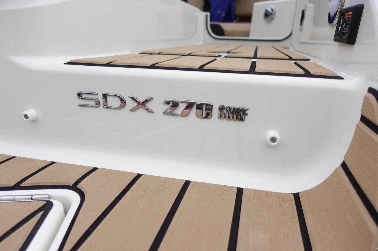Sea Ray SDX 270 SURF EU & Trailer