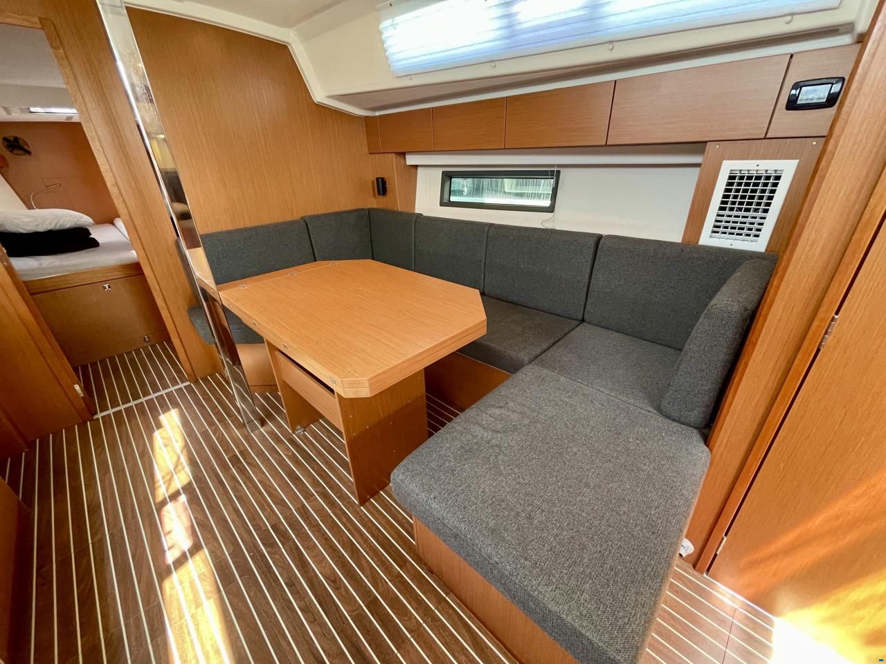 Bavaria Cruiser C42