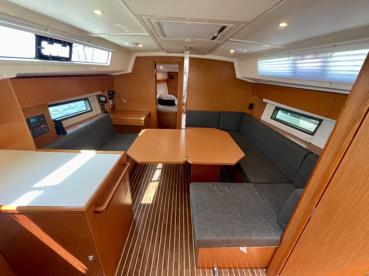 Bavaria Cruiser C42