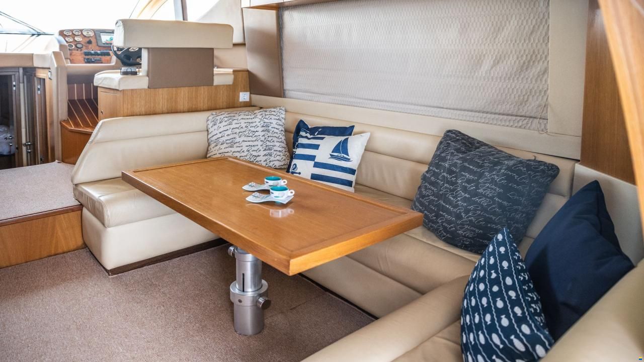 Majesty Yachts Majesty 44