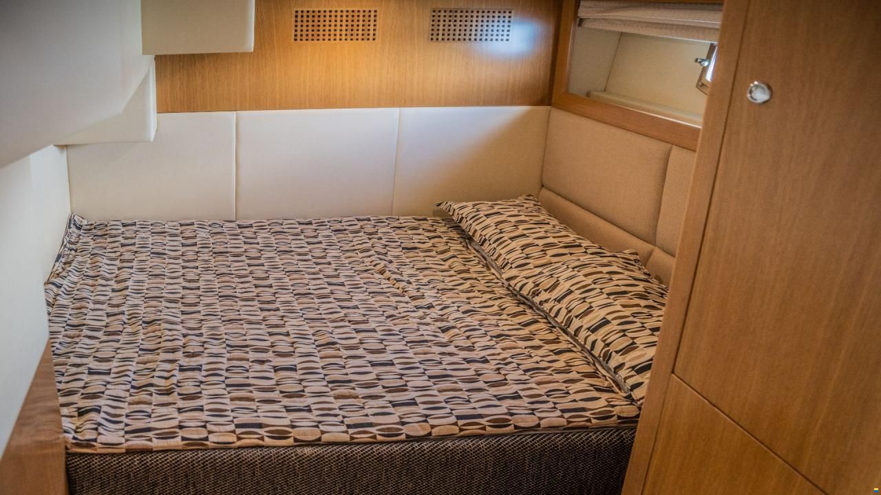 Majesty Yachts Majesty 44
