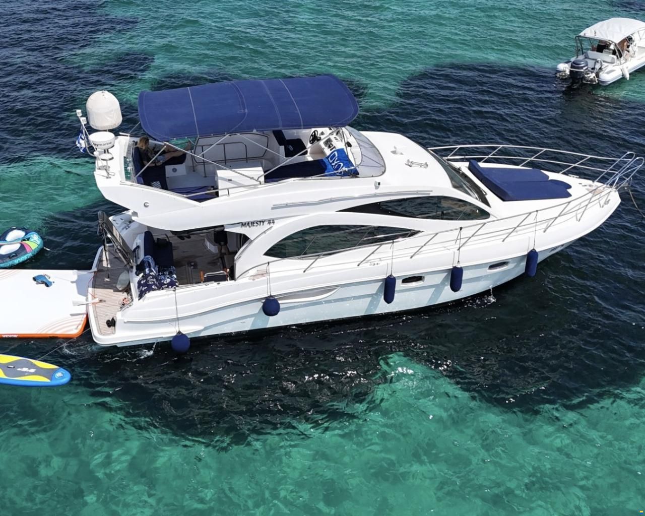 Majesty Yachts Majesty 44