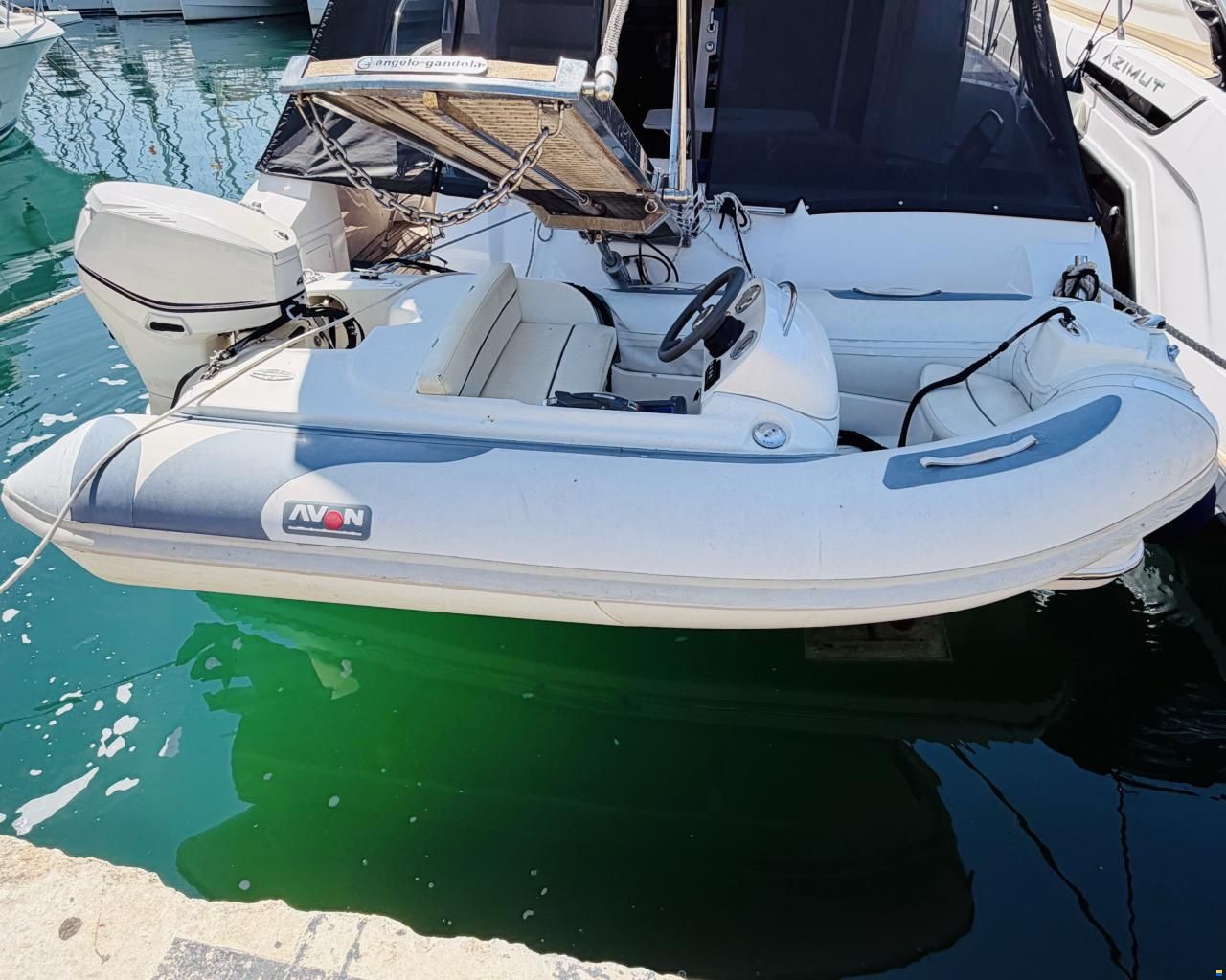 Majesty 44