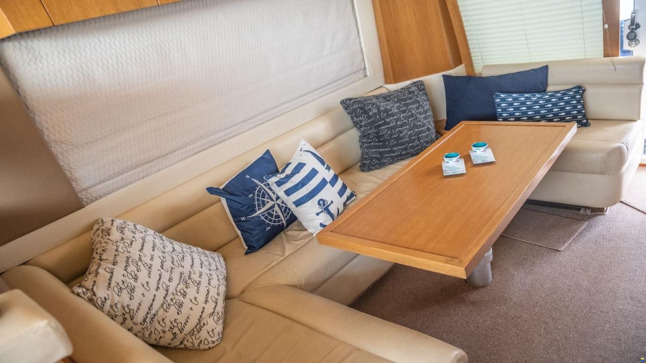 Majesty Yachts Majesty 44