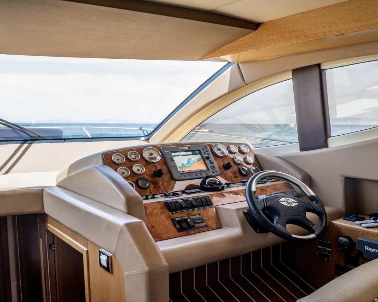 Majesty Yachts Majesty 44