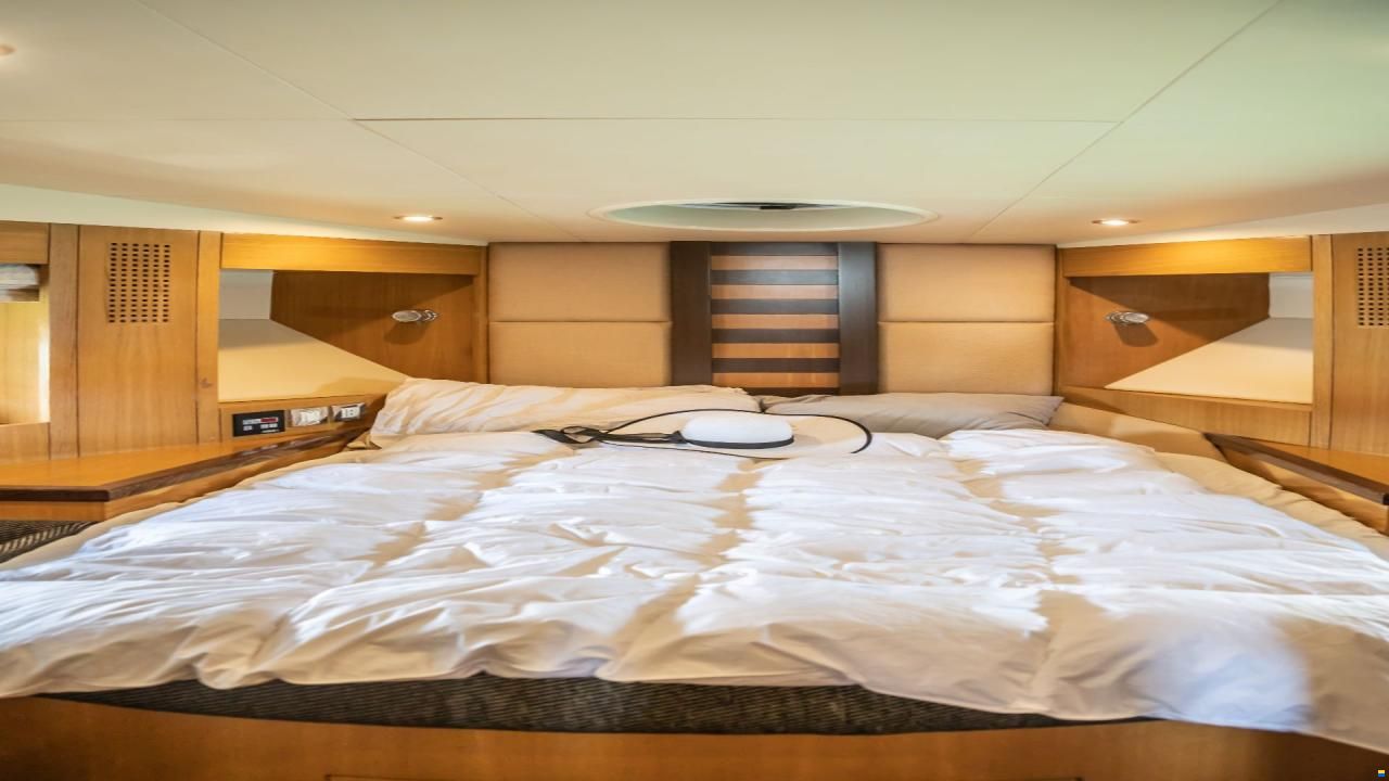 Majesty Yachts Majesty 44