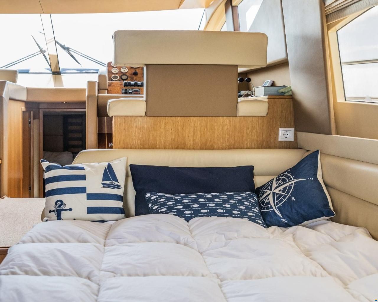 Majesty Yachts Majesty 44