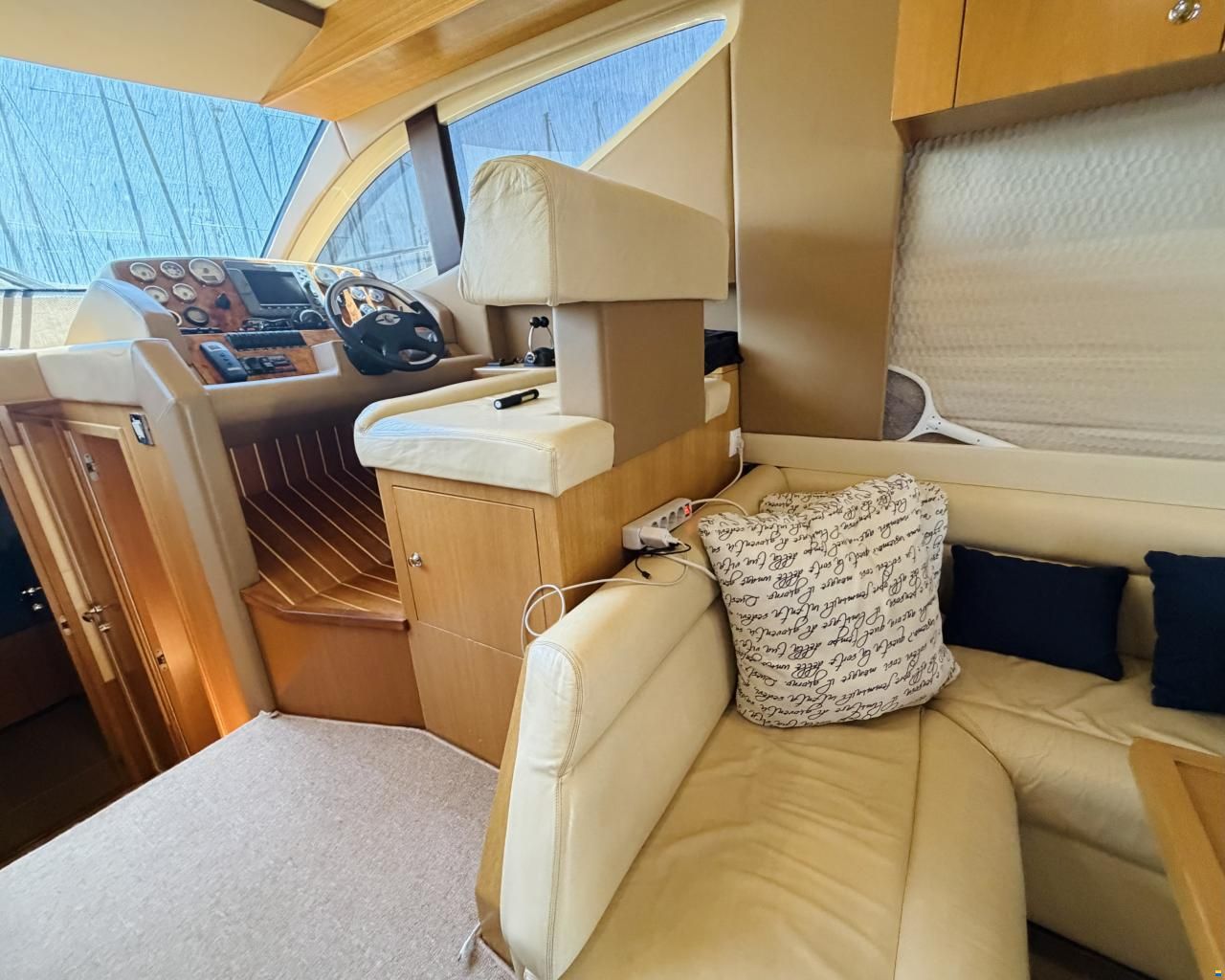 Majesty 44