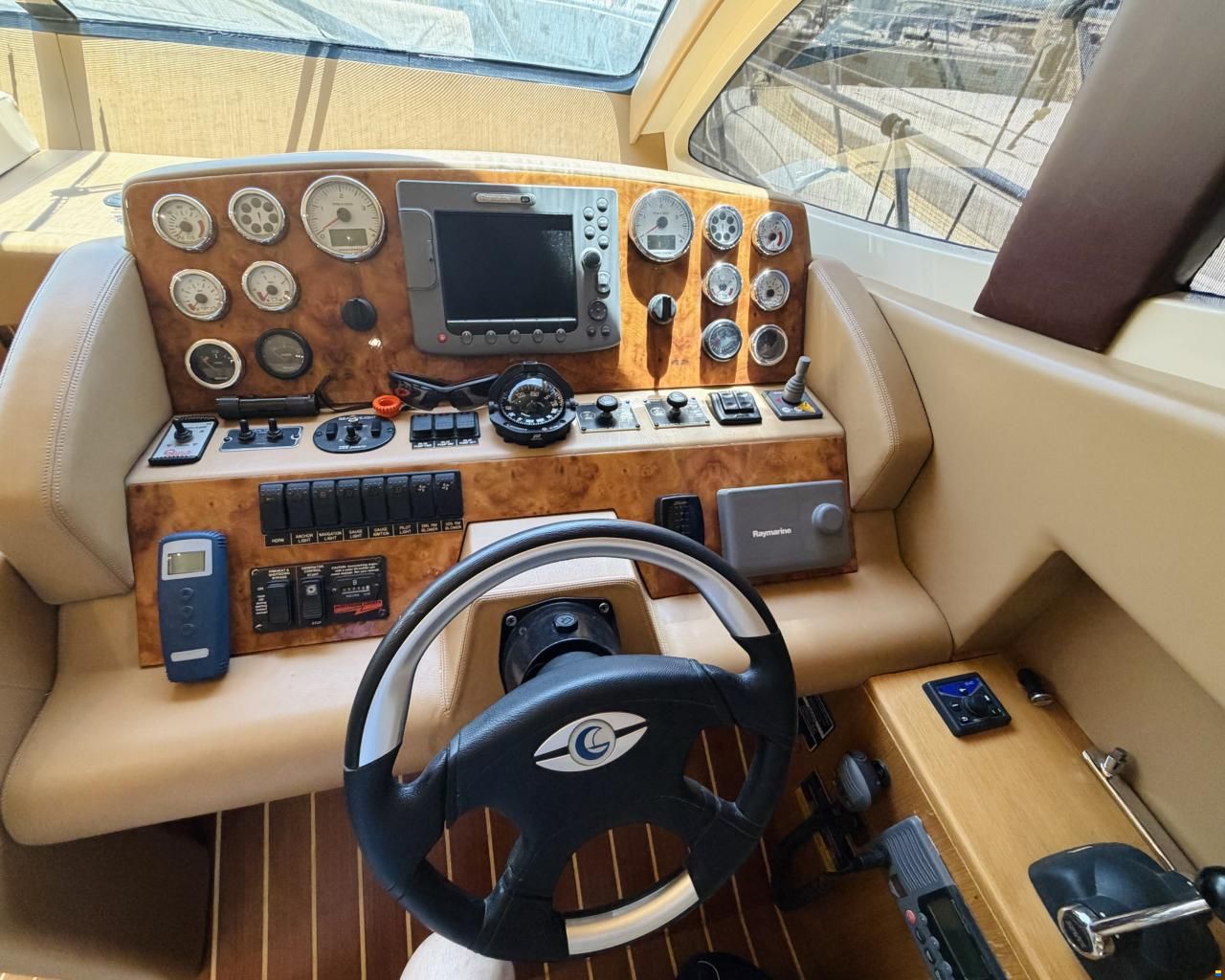 Majesty 44
