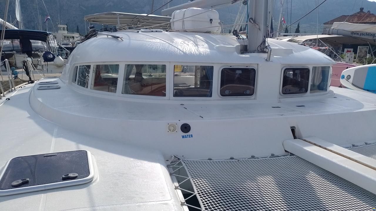 Lagoon 410