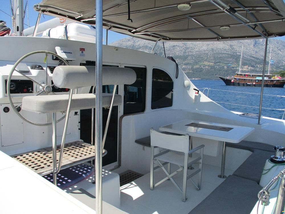 Lagoon 410
