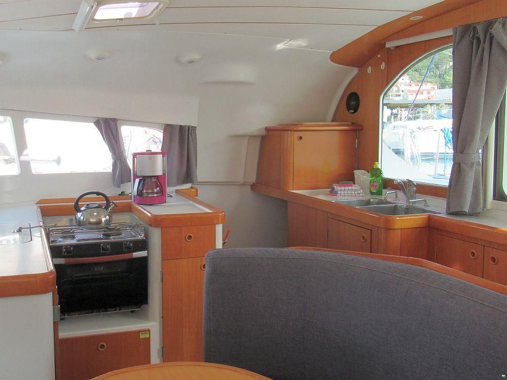 Lagoon 410