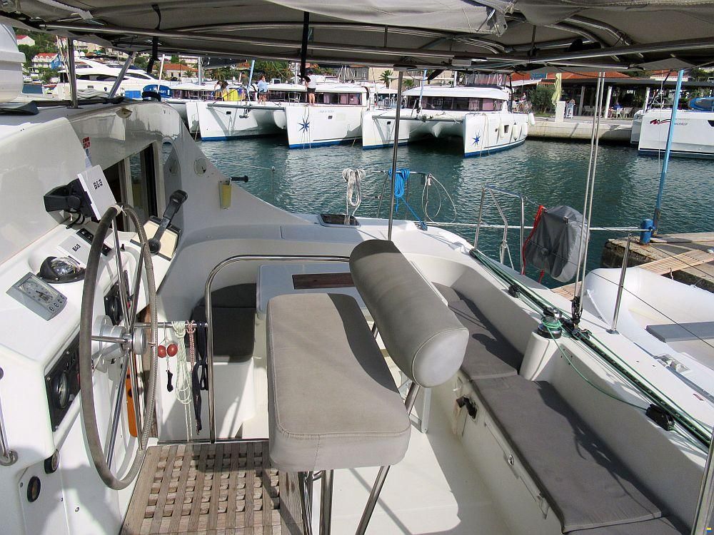 Lagoon 410