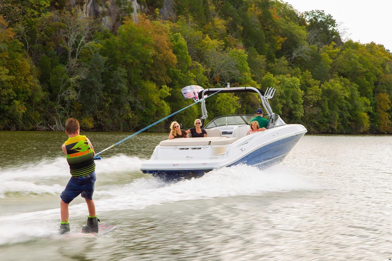 Bayliner VR6 Wakeboard
