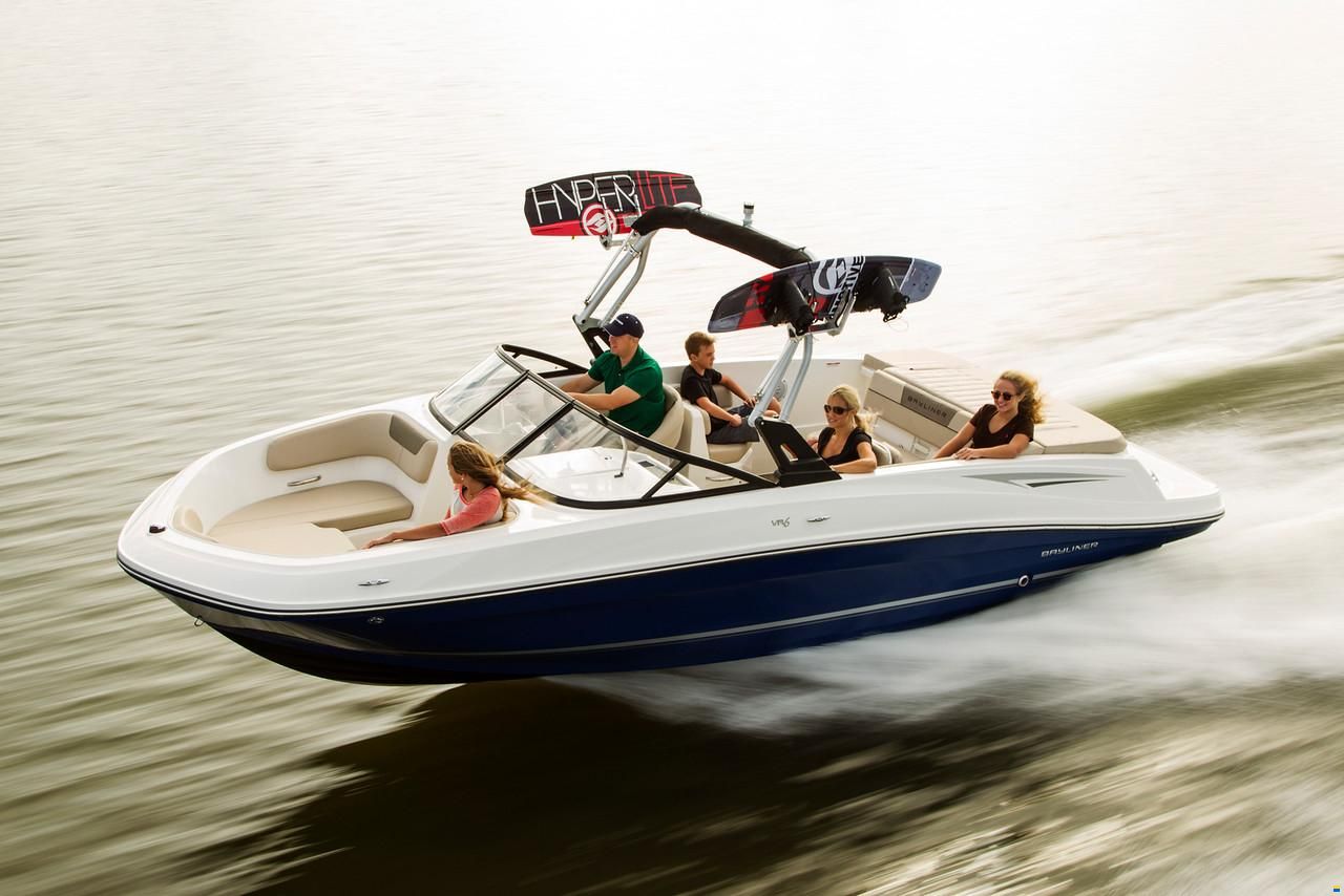 Bayliner VR6 Wakeboard