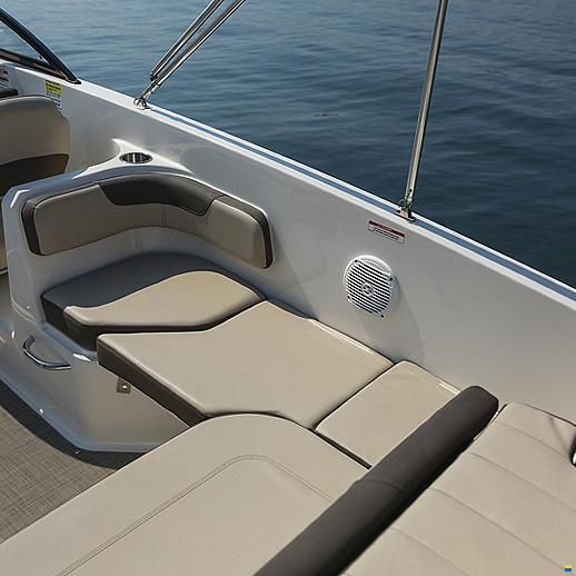 Bayliner VR6 Wakeboard